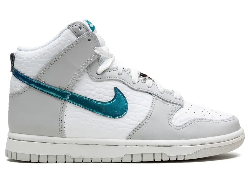 Nike Air Max Correlated sneakers – Silver (DR7855)