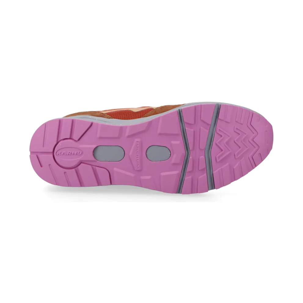 Karhu Aria 95 (brown sugar/ almost apricot) – F803096