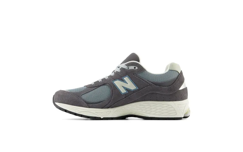 New Balance 2002R “Magnet” (M2002RFB)