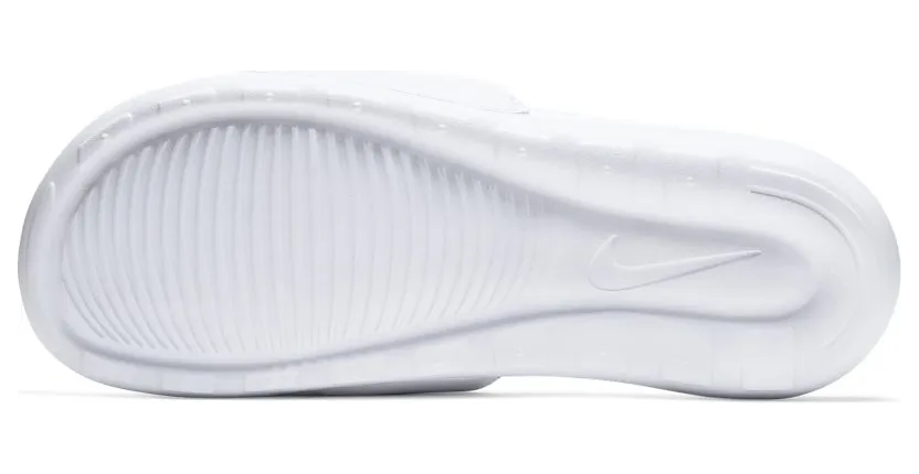 nike-victori-one CN9675-100