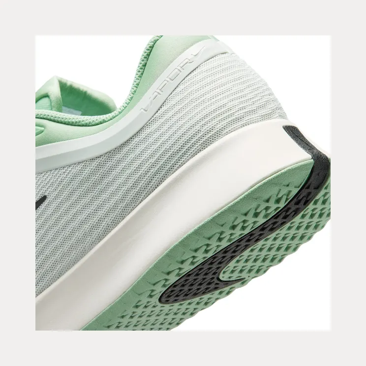 nikecourt FZ2161-003