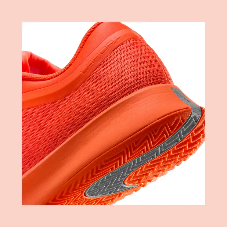 nikecourt IH4352-801