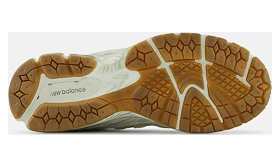 new-balance-2002r M2002RDG