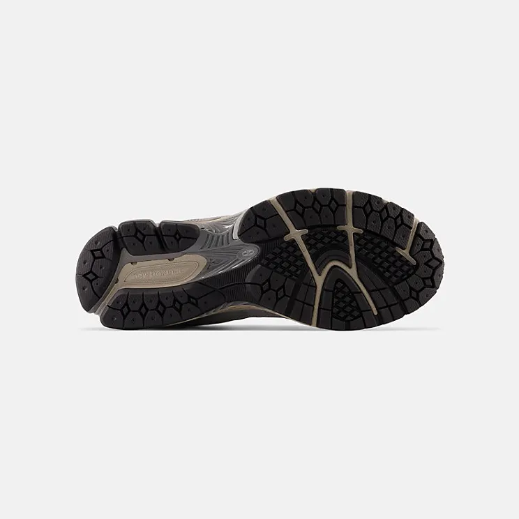 new-balance-2002r M2002RVC