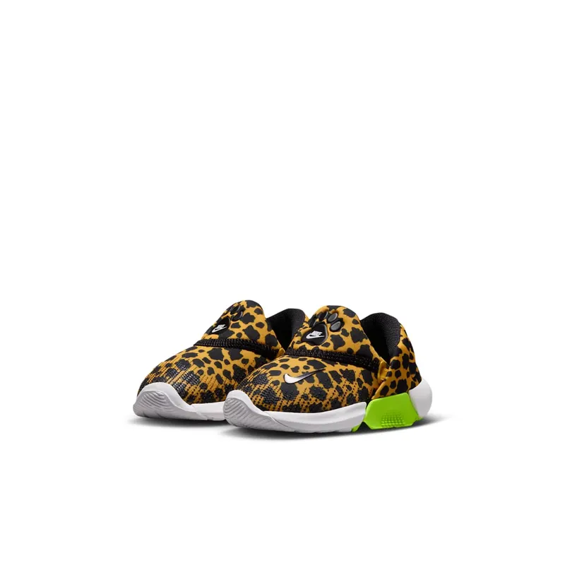 Nike Swoosh Go “University Gold / Volt / White / Black” (IV5719-700)