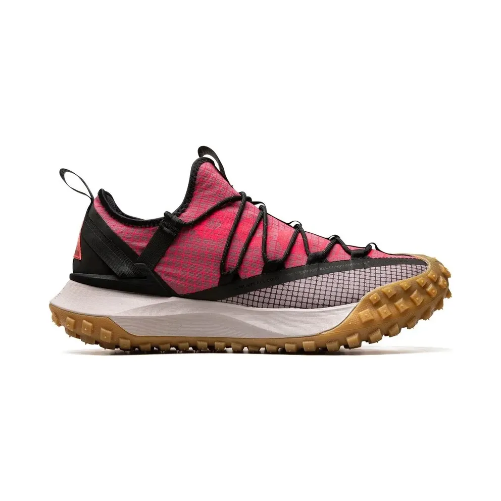Nike ACG Mountain Fly sneakers – Rosa (DC9045)
