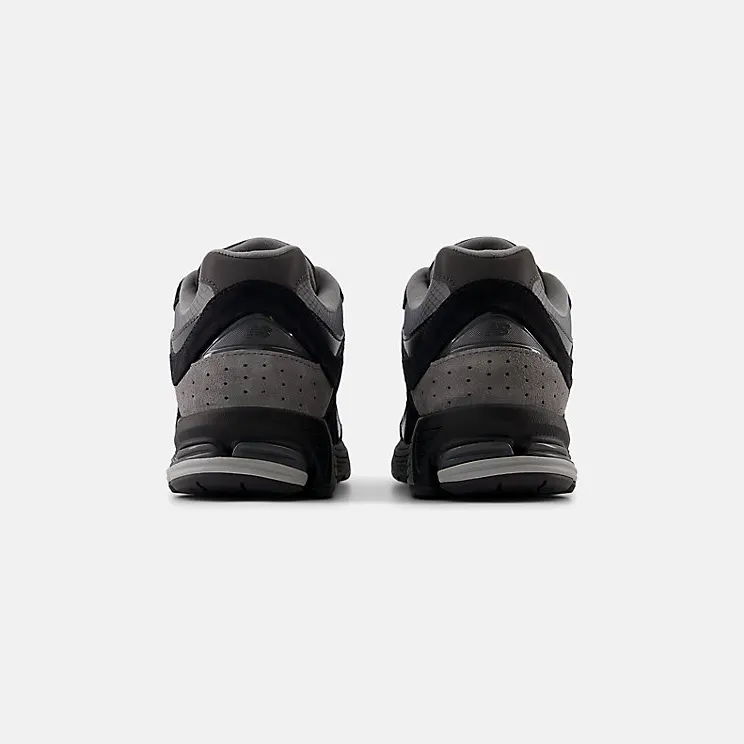 new-balance-2002r U2002RTG