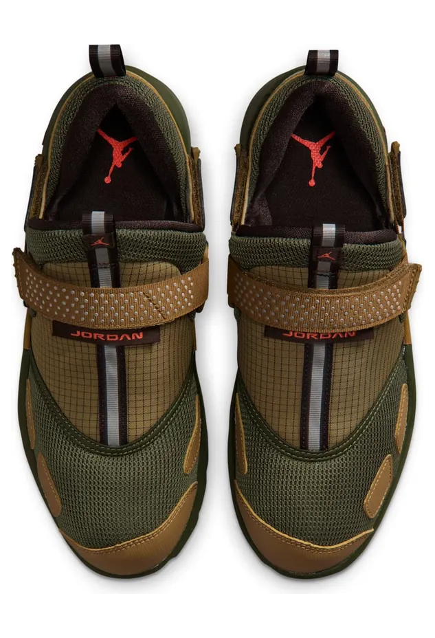 air-jordan-trunner IO4190-300
