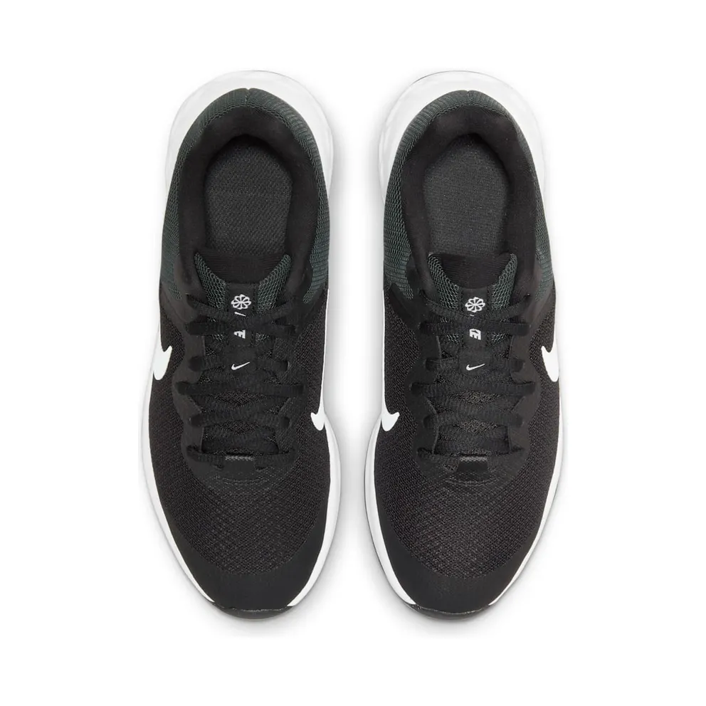 Nike Revolution 6 Older Kids’ Road Running Black 50% Sustainable Materials (DD1096-003)