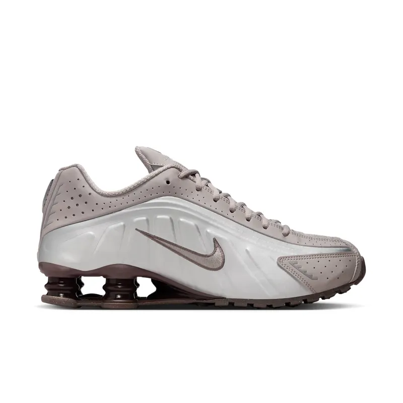 Nike Shox R4 “Cave Stone” (HQ1988-200)