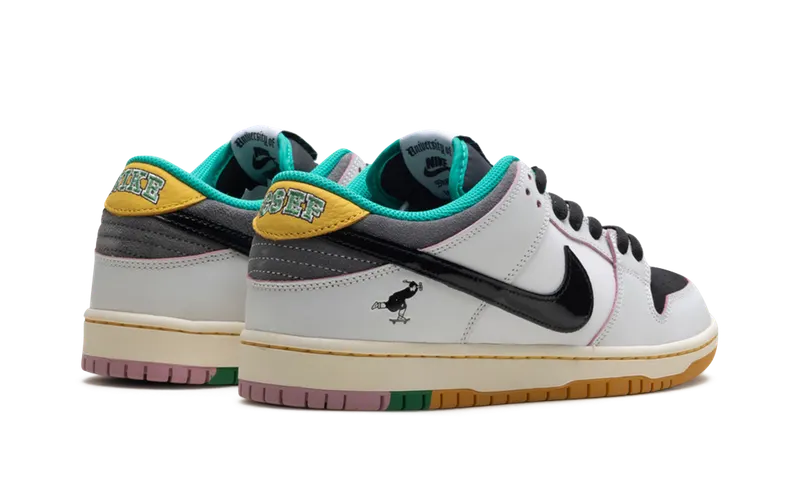 Nike SB Dunk Low “CSEF” (HJ4132-100)