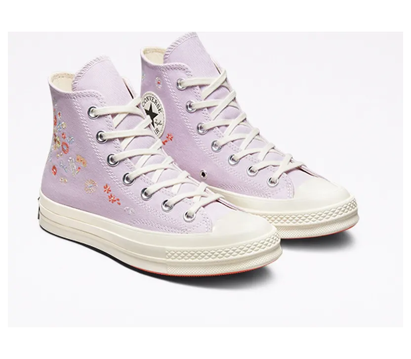 converse-chuck-taylor-all-star A01584C
