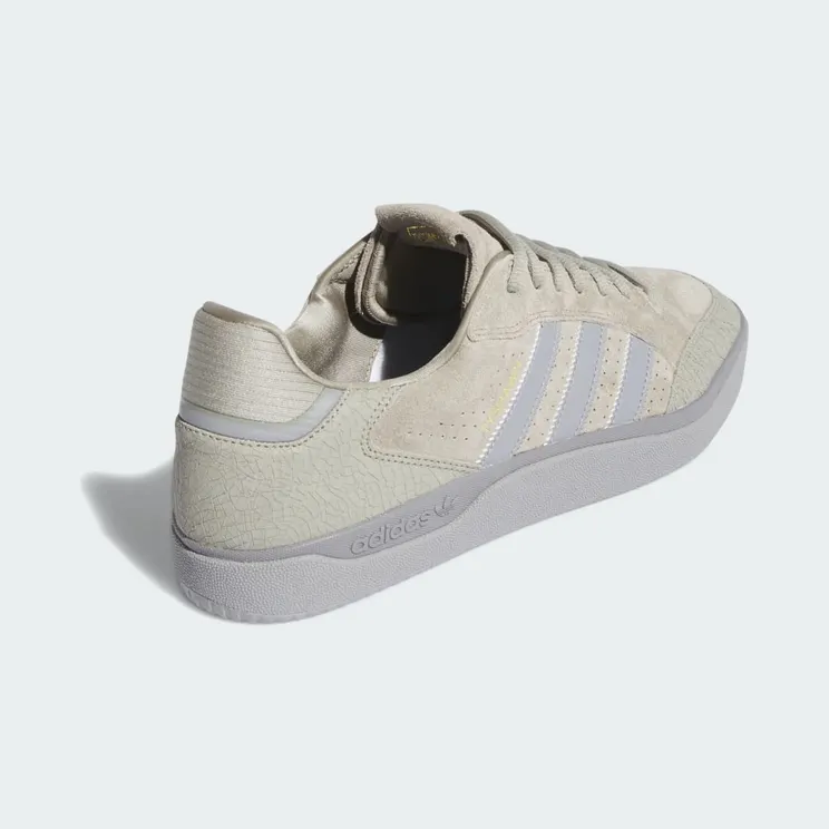 adidas-tyshawn IF4623