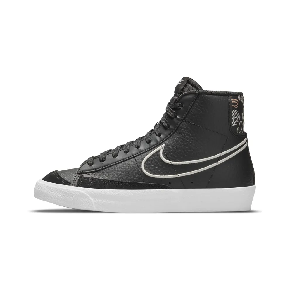 Nike Blazer Mid ’77 SE “Black / Light Smoke Grey / Pink Foam / Cashmere” (DJ0265-001)