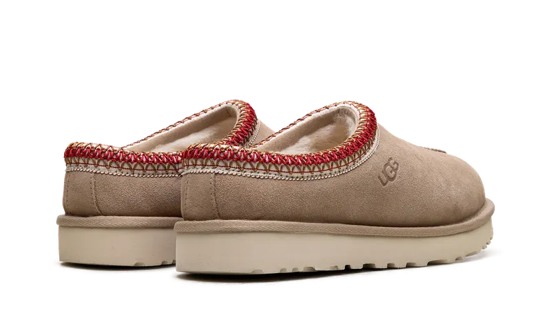 Ugg Tasman II Slide “Sand Dark Cherry” (1174470-SDDR)