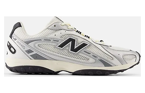 New Balance 204L “Silver Metallic Black” (U204LSWD)