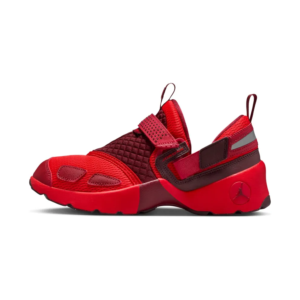 Jordan Trunner LX “Chile Red” (HQ2164-601)