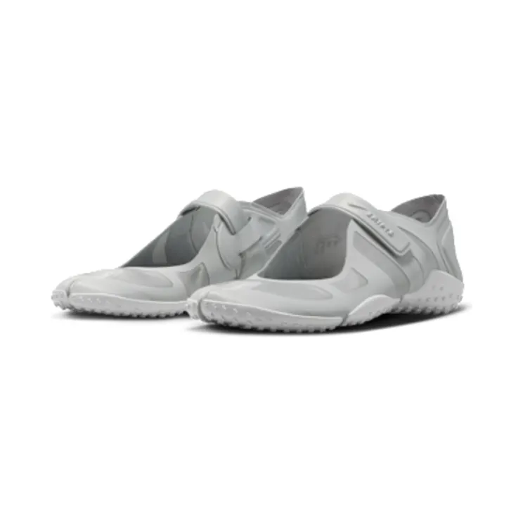 nike-rift IQ7158-002