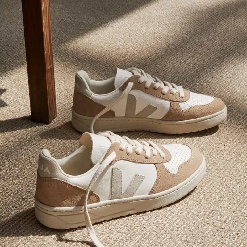 Veja V-10 Beige