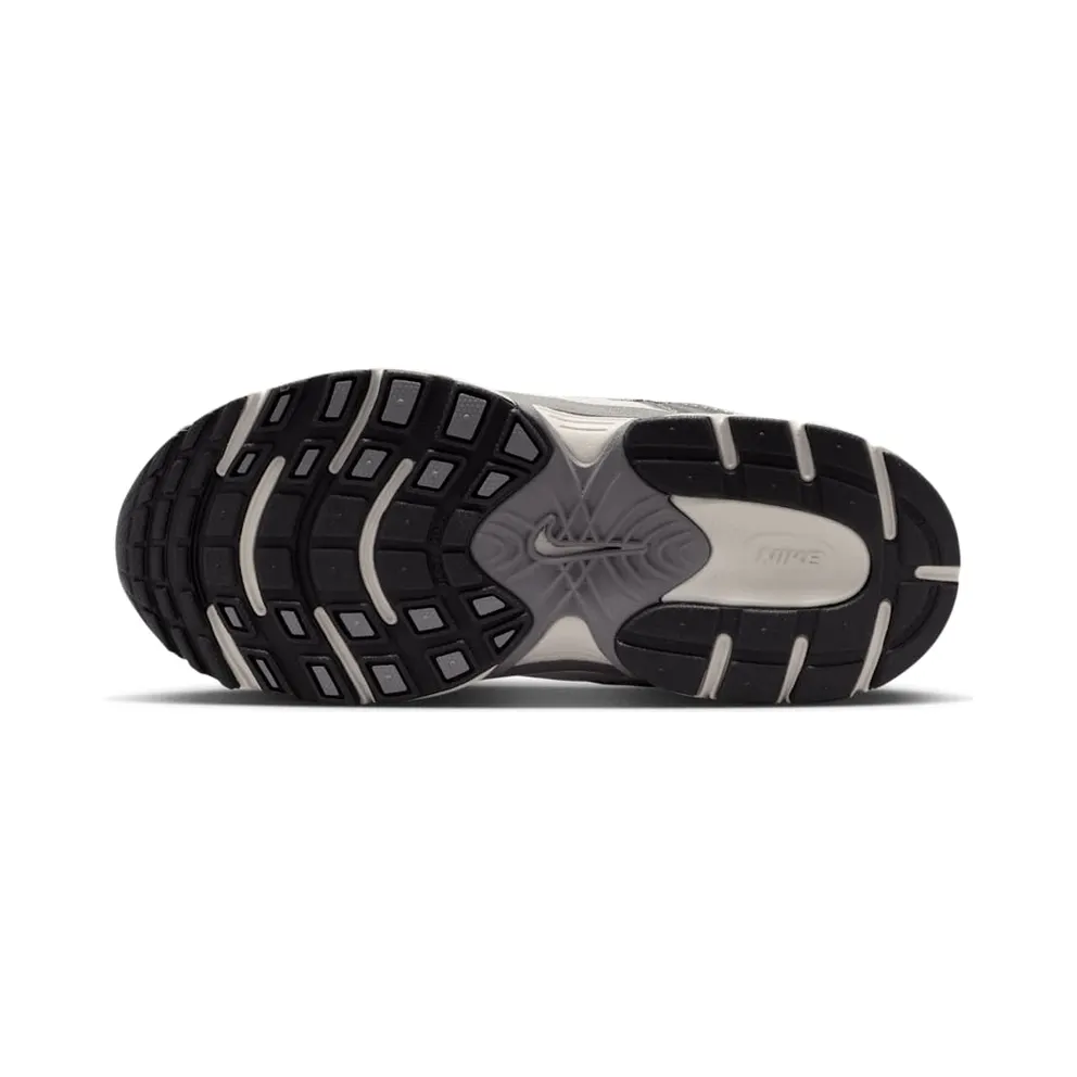 Nike V5 RNR PS “Phantom Pencil Point” (HQ6412-003)