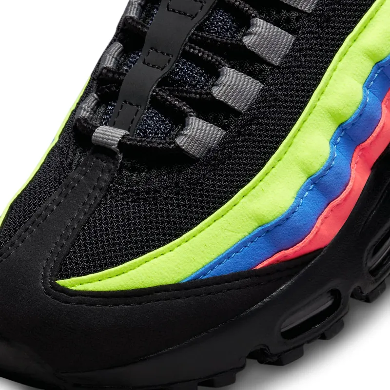 Nike Air Max 95 Older Kids’ Black (DZ5635-001)
