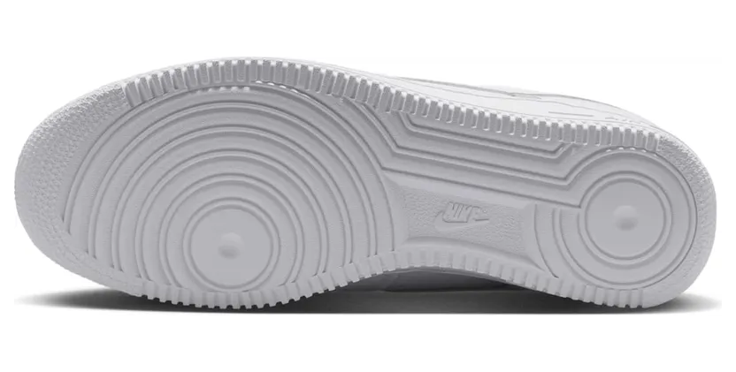 Nike Air Force 1 Low ’01 All White: de puurste basic getest (2)