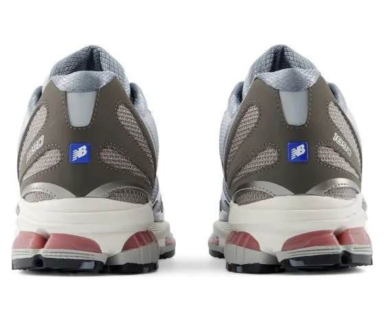 New Balance 1890 “Dark Silver Metallic”: donkere reus met glans (6)