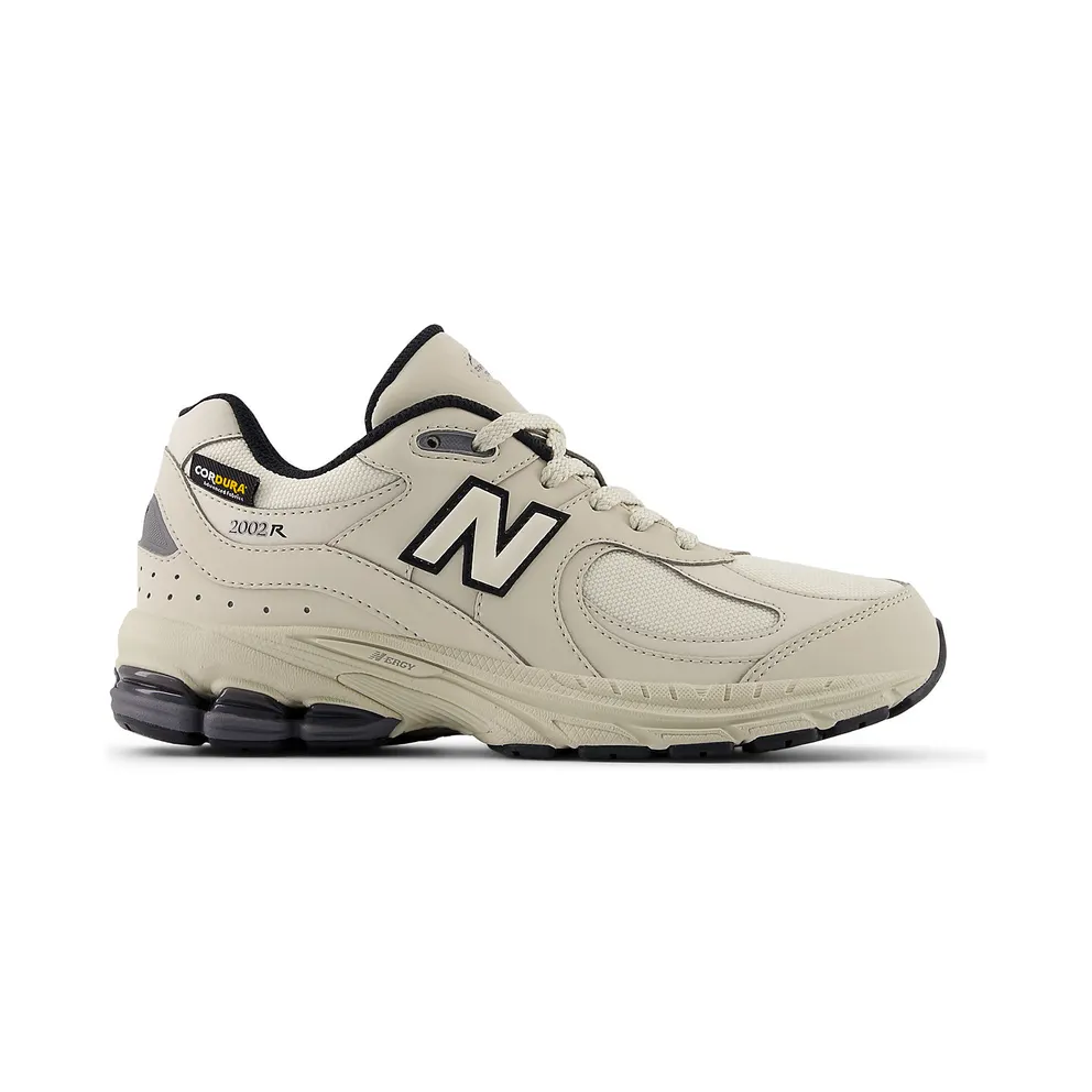 New Balance 2002R Cordura Timberwolf Black (GC2002PM)