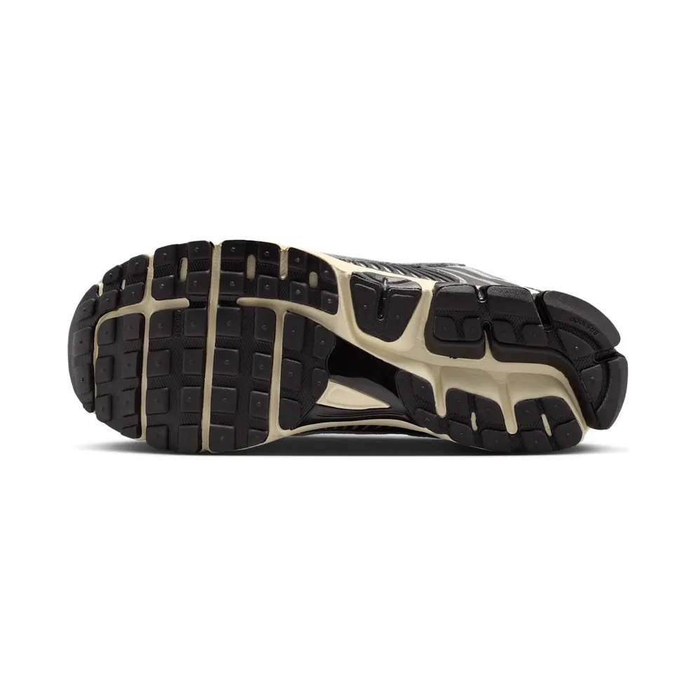 Nike Zoom Vomero 5 “Black Chrome” (IM3486-003)