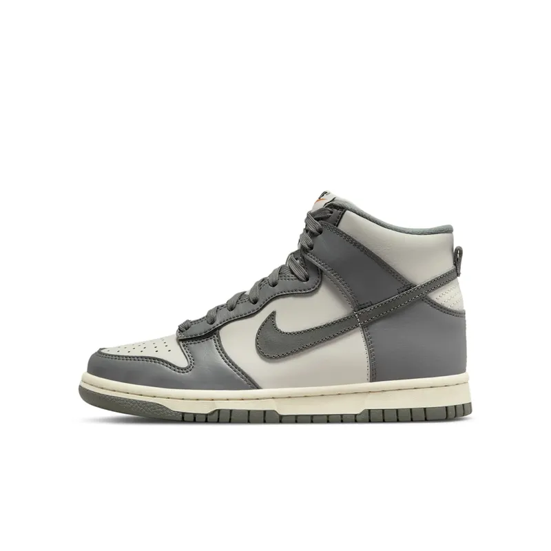 Nike Dunk High SE (GS) “Grey/Sail” (DM1028-001)