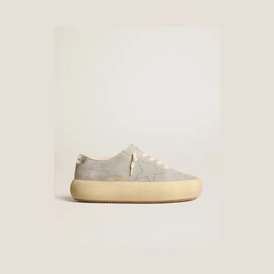 Golden Goose Women’S Space-Star Shoes In Ice-Gray Suede With Shearling Lining (GWF00345.F005620.70100)