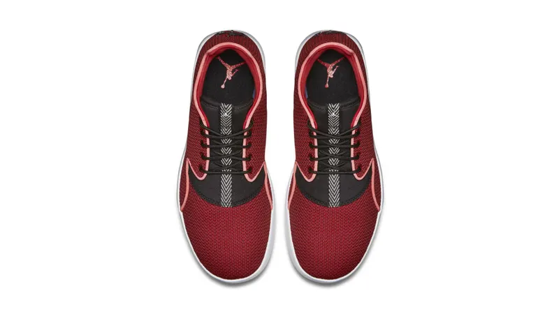 Jordan Eclipse University Red Black University Red/Black-White (724010-601)
