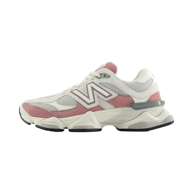 New Balance 9060 “Rose Wood”: zacht roze op een hard silhouet