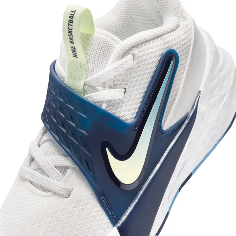 nike-team-hustle-d-12 HF6280-104