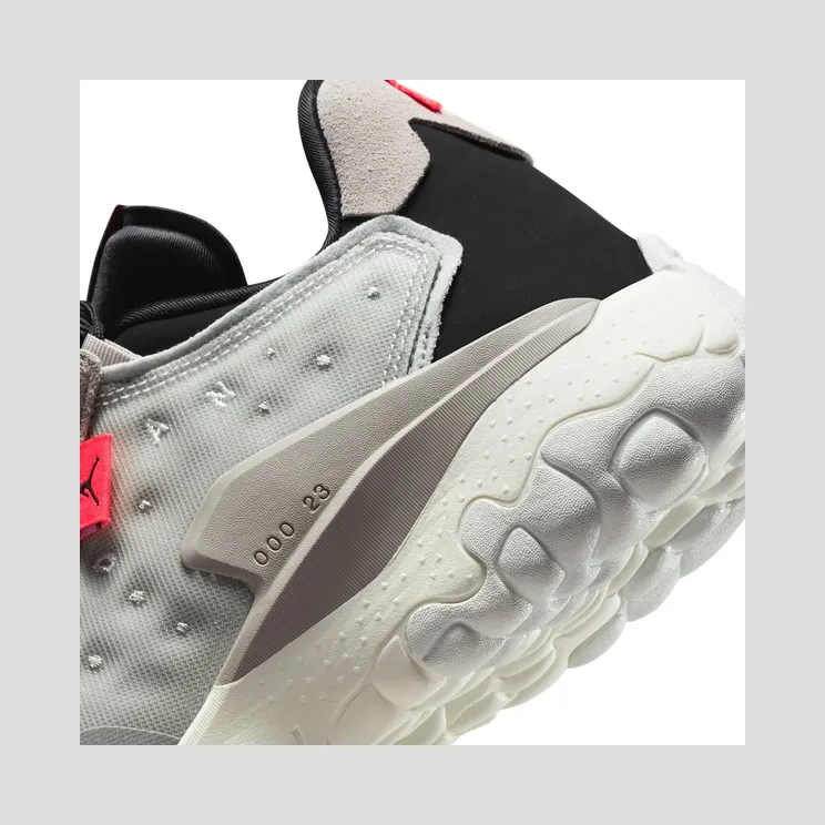air-jordan-delta CV8121-005