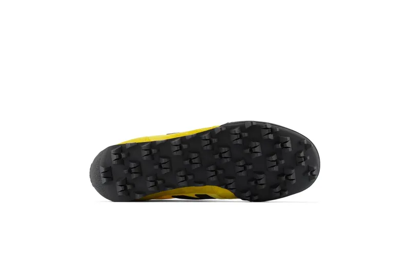 New Balance Gator Run “Apollo Gold Black” (UGTR9SR)