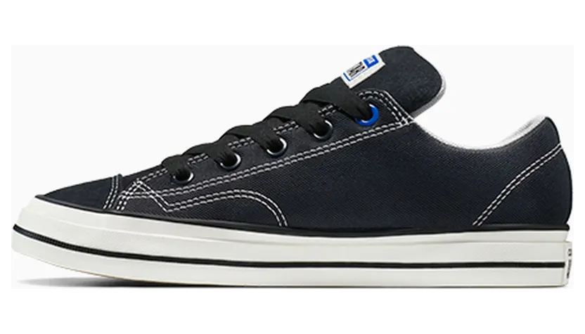 converse-sneaker A13876C