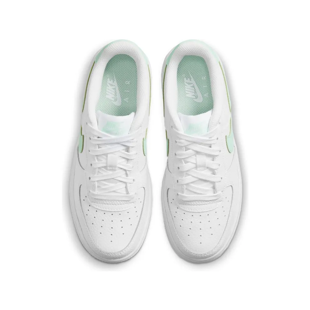 Nike Air Force 1 Older Kids’ White (CT3839-105)
