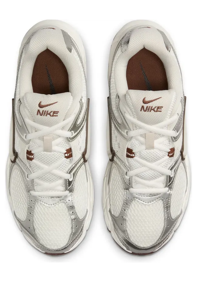 nike-v5-rnr HQ7901-102