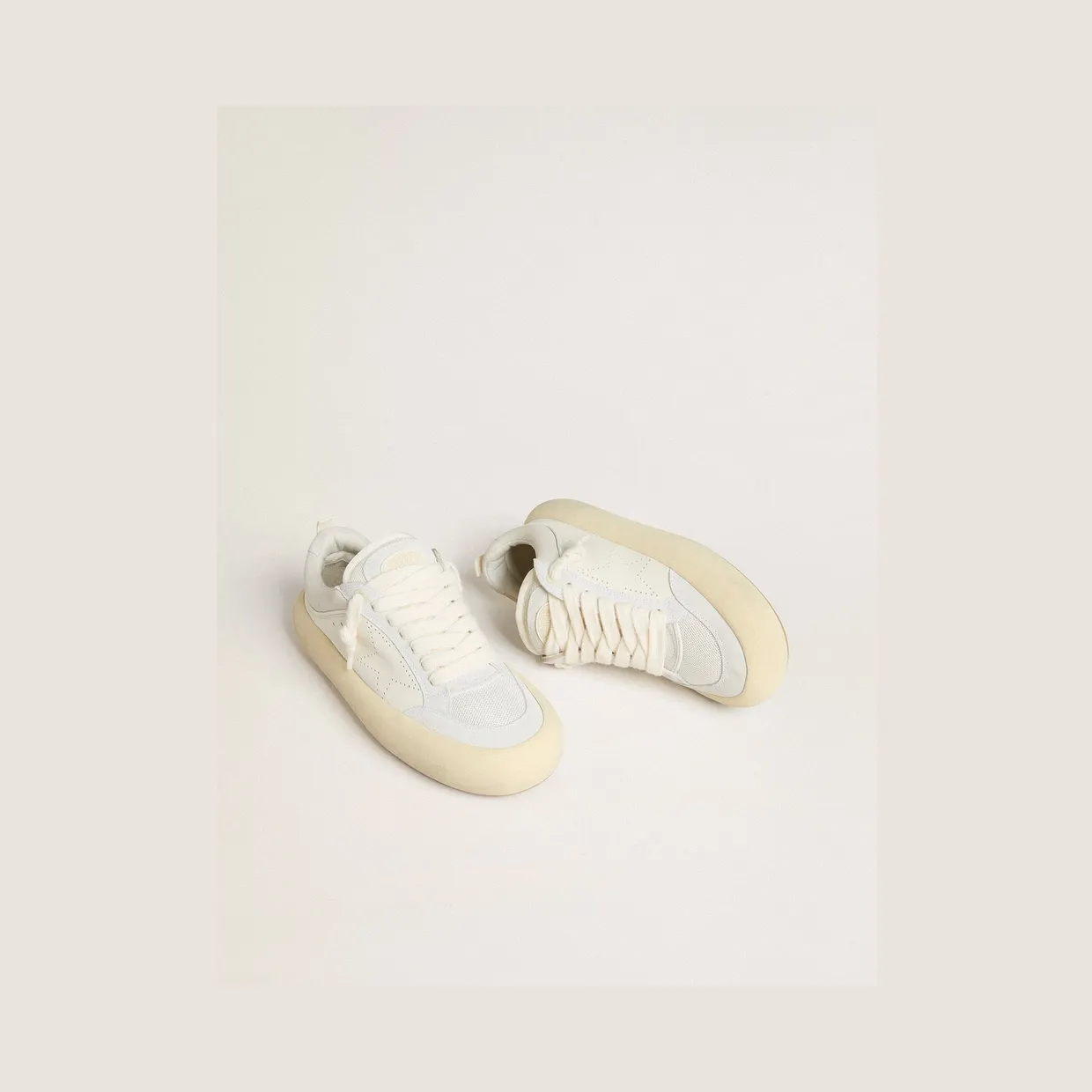 Golden Goose Space-Star Cube In White Leather With Perforated Star (GWF00807.F007094.10359) (2)