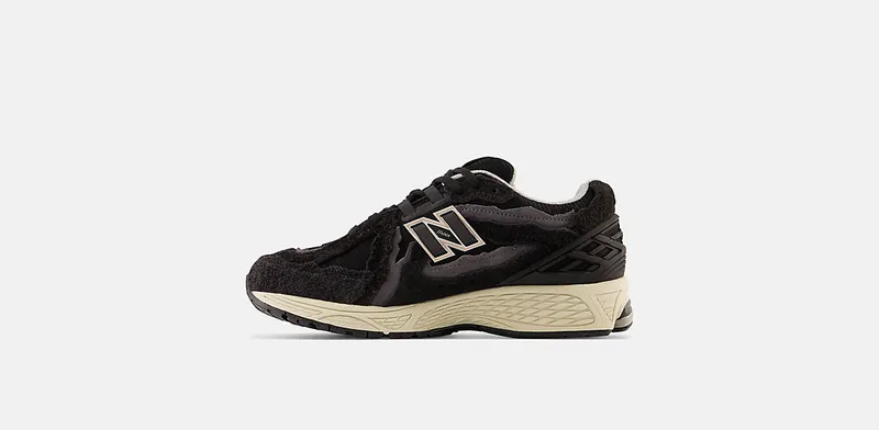 New Balance 1906R “Protection Pack – Black” (M1906DD)