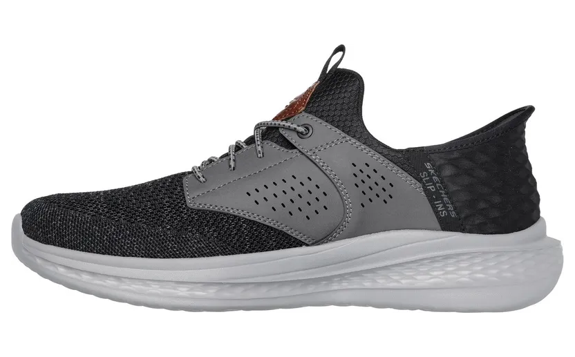 skechers-relaxed-fit 210889_BKGY