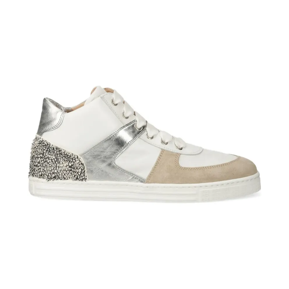 AGL with metallic vlak and studs – White (D936132PGKT096)
