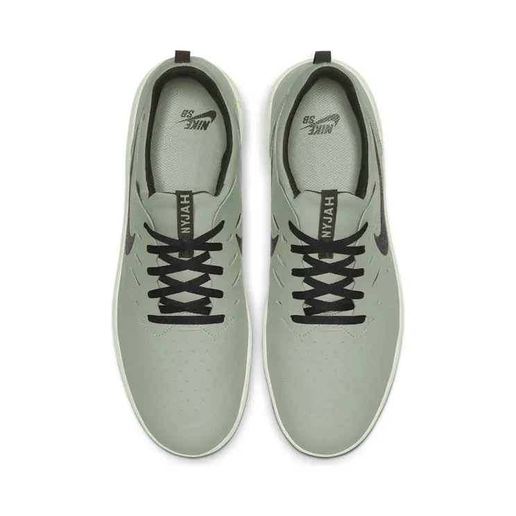 nike-free AA4272-300