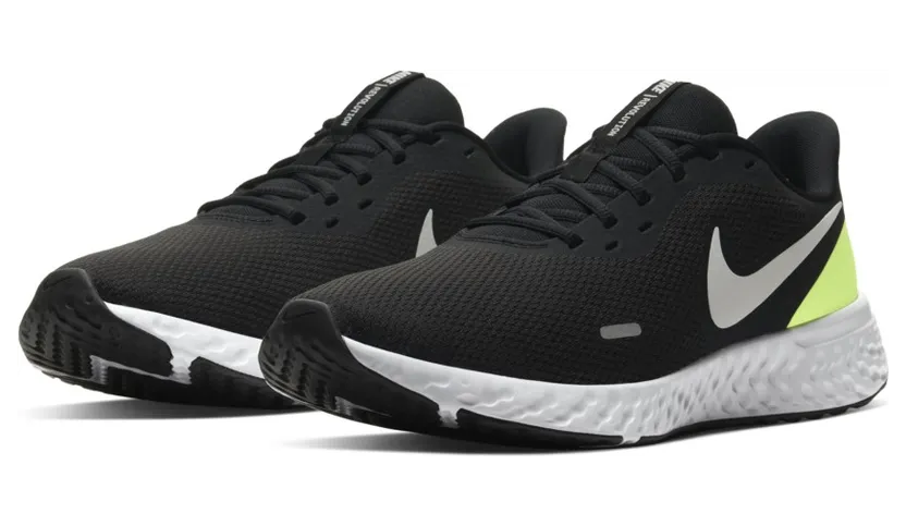 Nike Revolution 5 Schwarz (BQ3204-010)