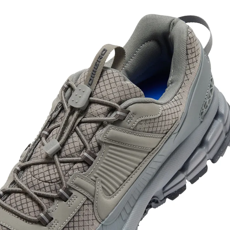 Nike Zoom Vomero Roam Metallic Pewter Cool Grey (HV6901-001)