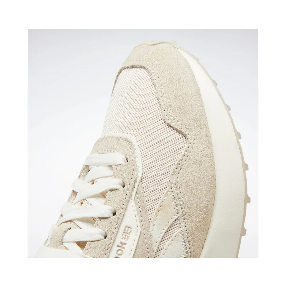 Reebok Classic Legacy AZ Shoes Stucco / Chalk / Sahara