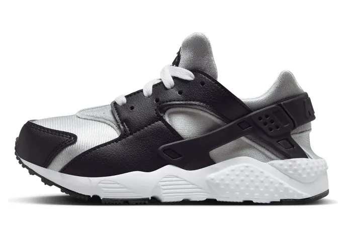 Nike Huarache Run Schwarz (704949-044)