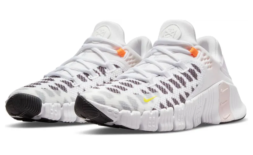 nike-free DJ4310-074