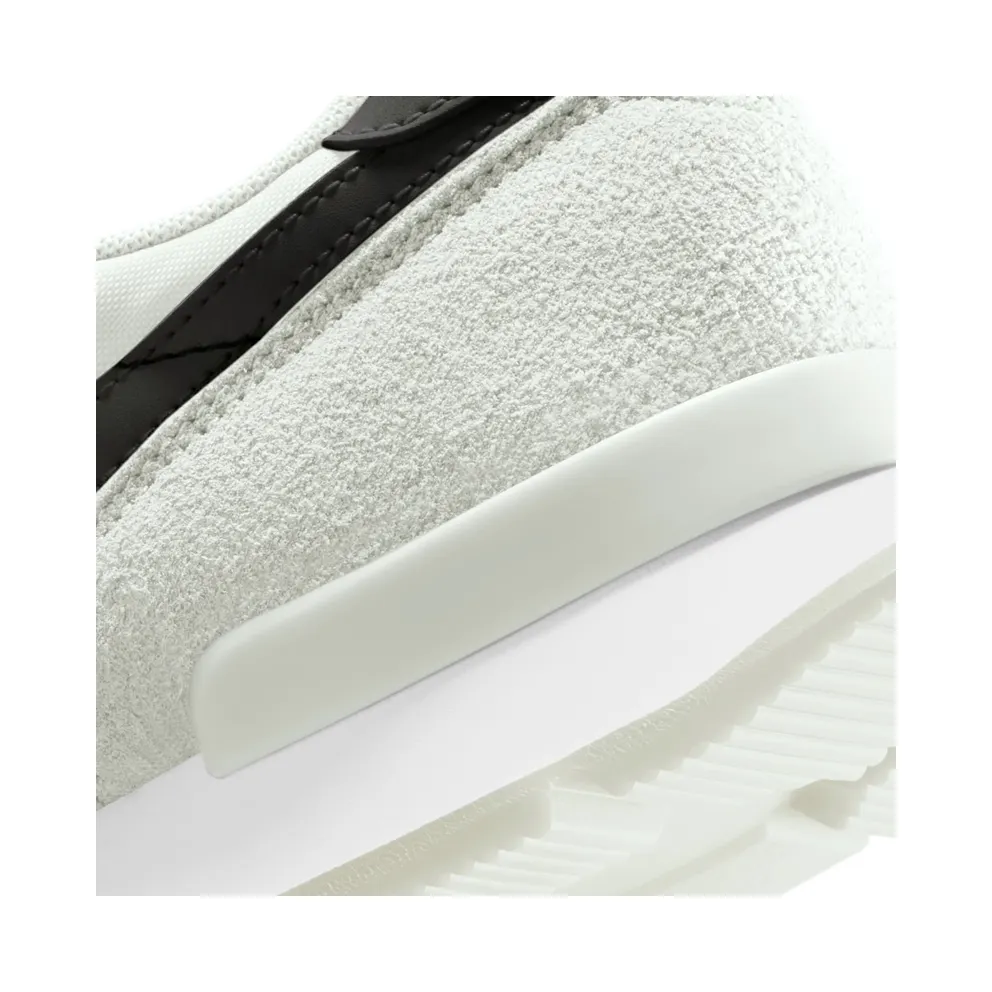 Nike Internationalist “Summit White / Metallic Gold / White / Black” (828407-108)